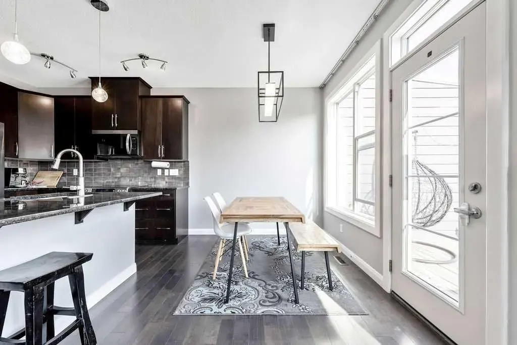 6 Redstone Mews NE