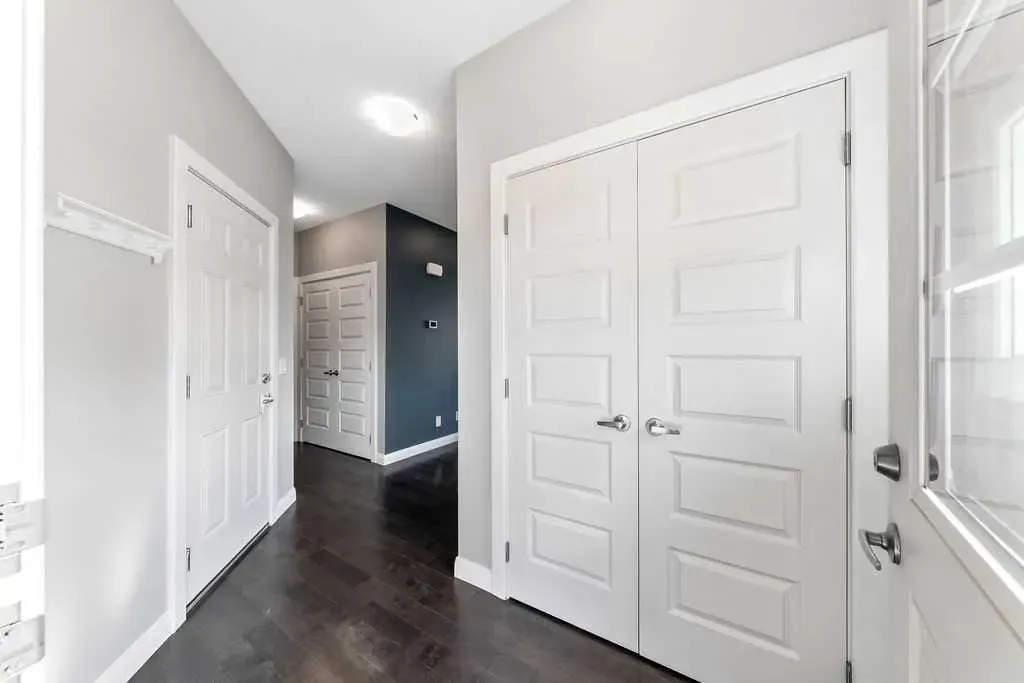 6 Redstone Mews NE