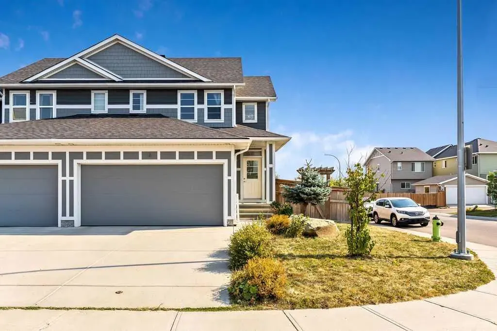 6 Redstone Mews NE