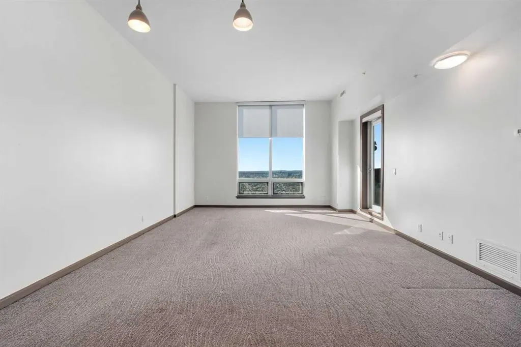 210 15 Avenue SE, #3206