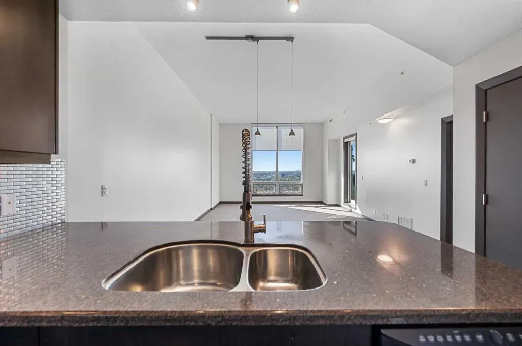210 15 Avenue SE, #3206