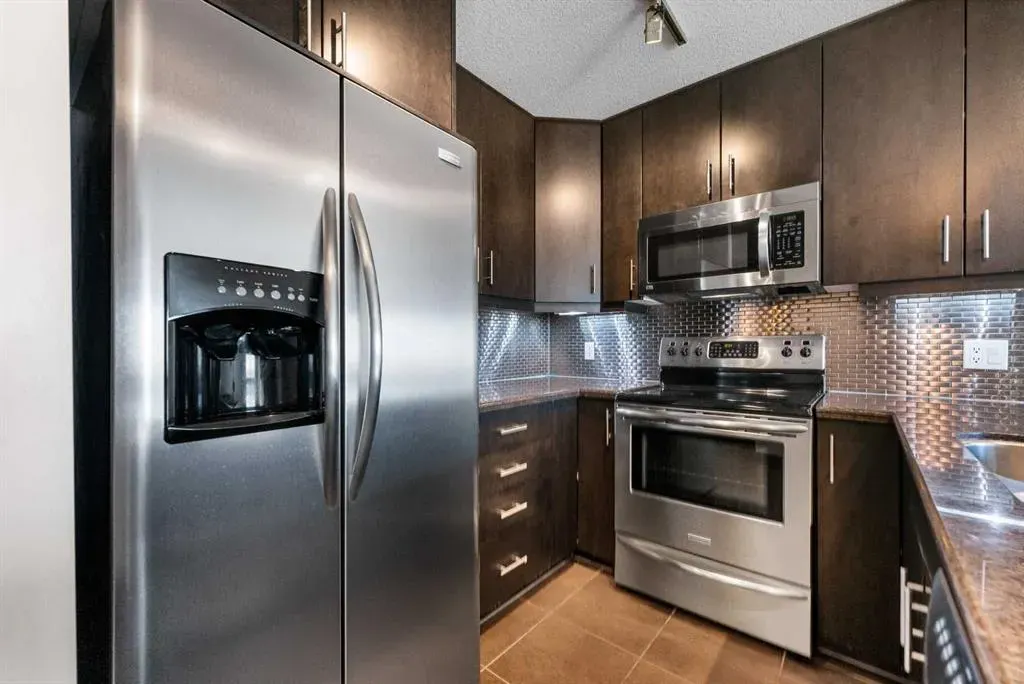 210 15 Avenue SE, #3206