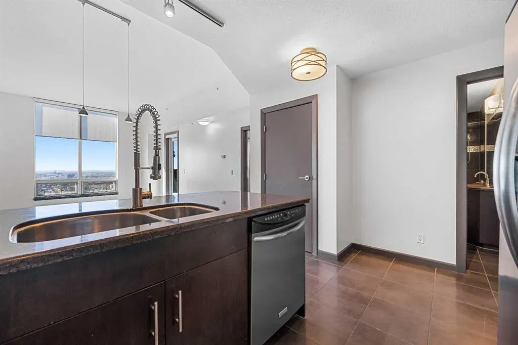 210 15 Avenue SE, #3206
