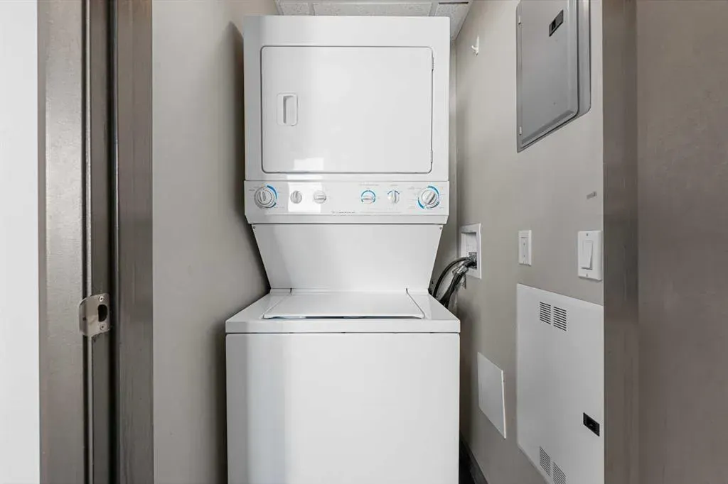 210 15 Avenue SE, #3206