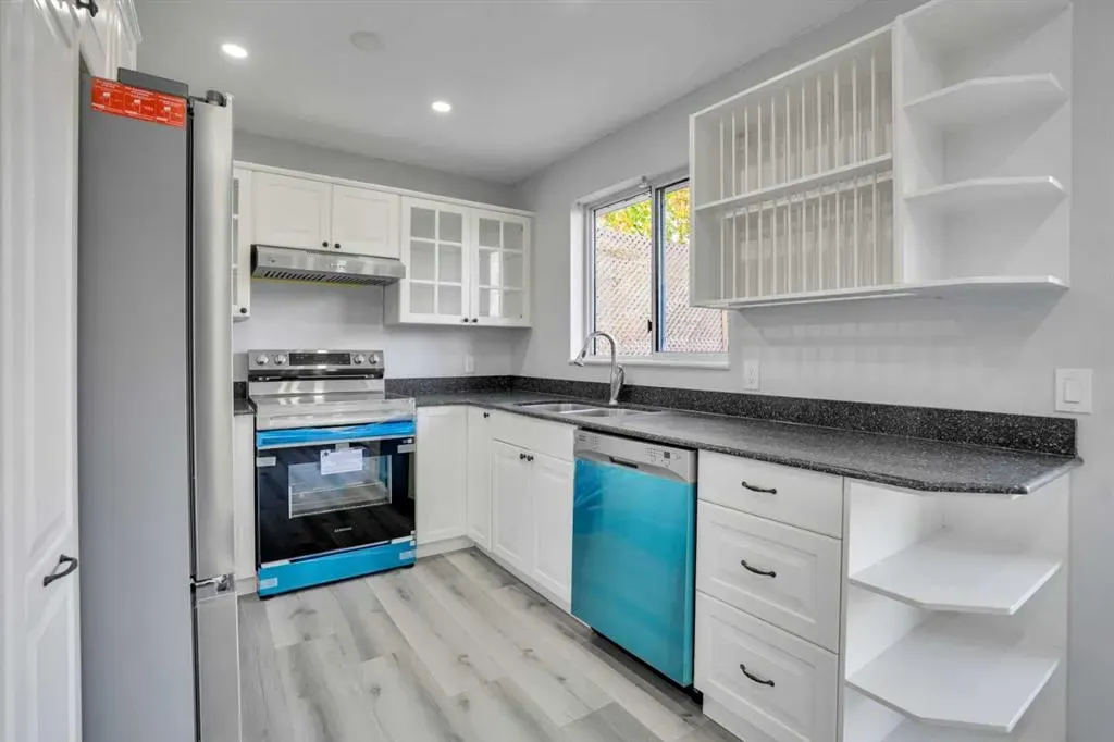 6058 Martingrove Road NE