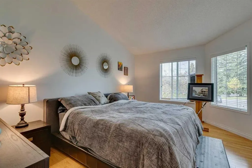 42 Sierra Morena Green SW