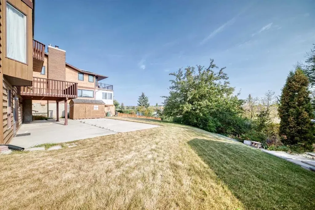 16 Edgeland Bay NW