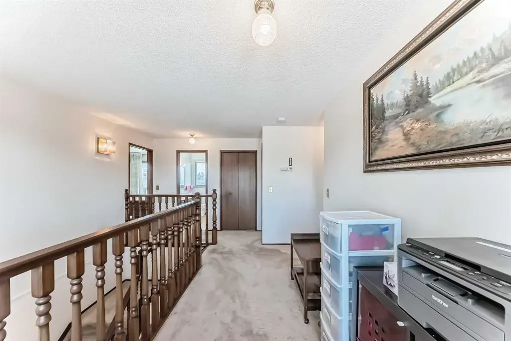 16 Edgeland Bay NW