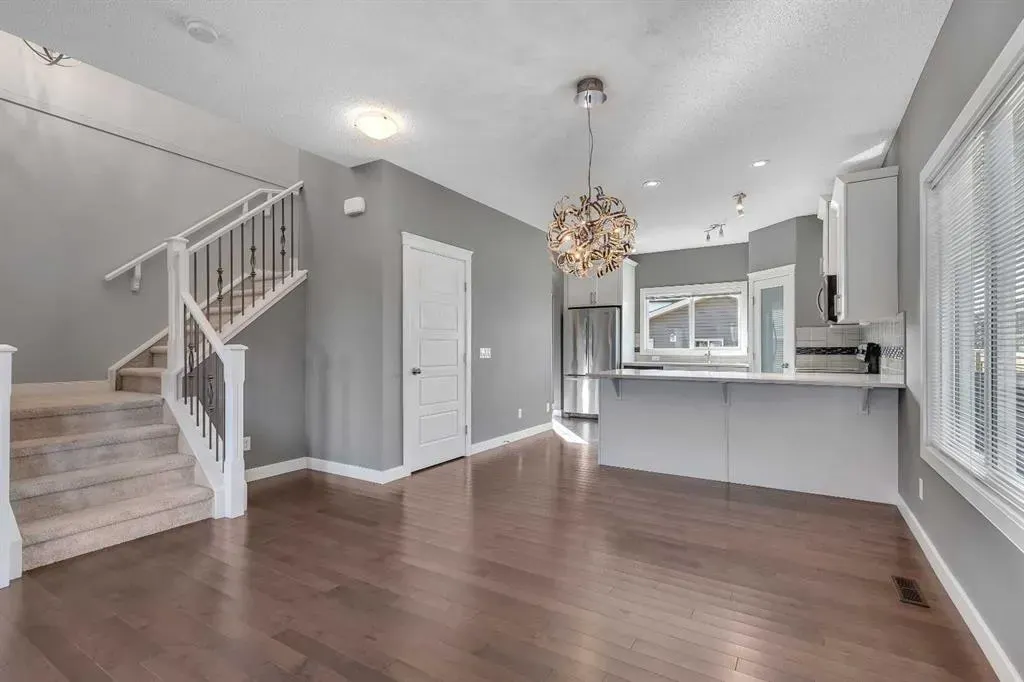 854 Evanston Drive NW