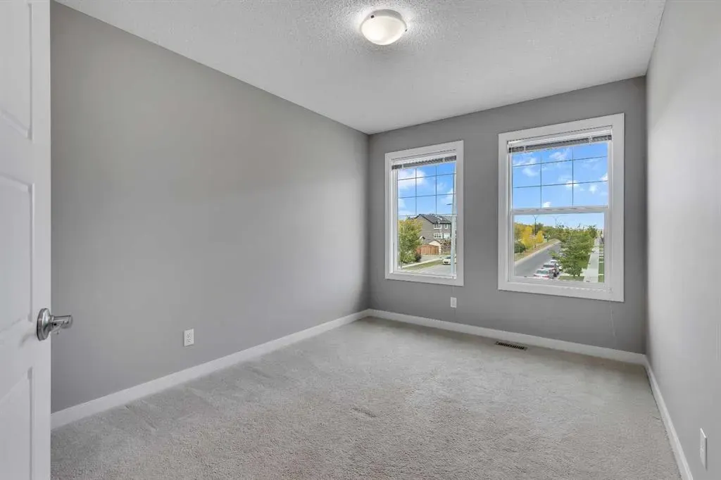 854 Evanston Drive NW