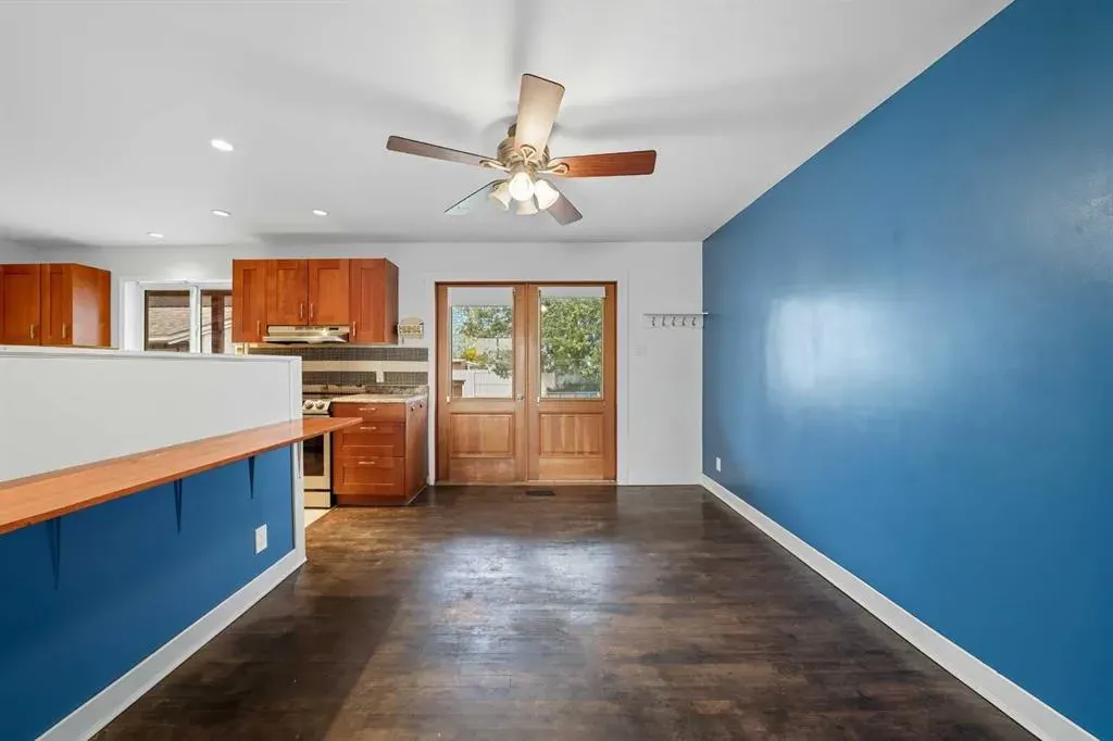 635 Maple Crescent