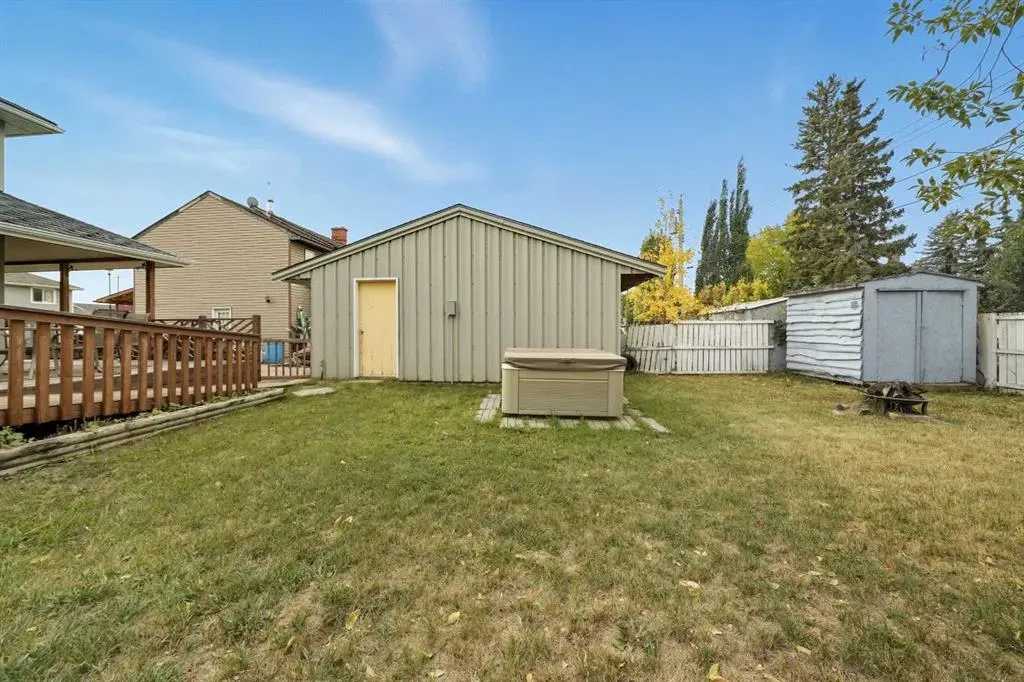 635 Maple Crescent