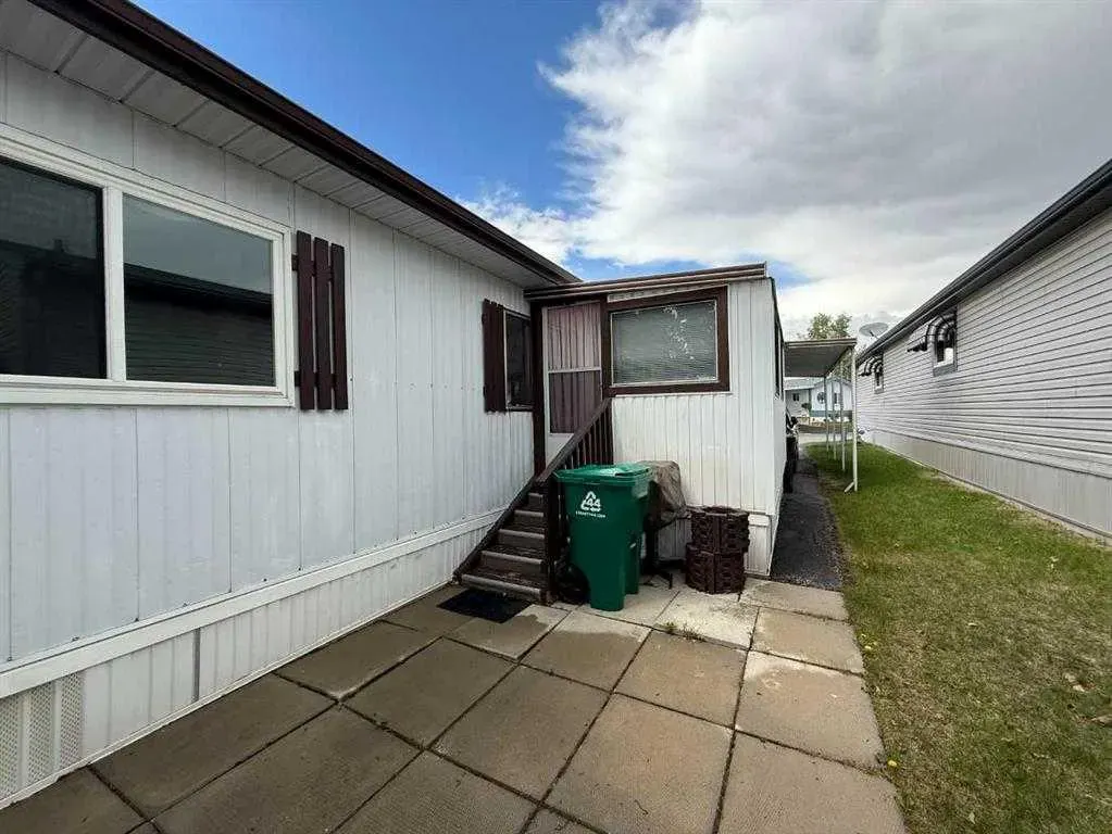 99 Arbour Lake Road Road NW