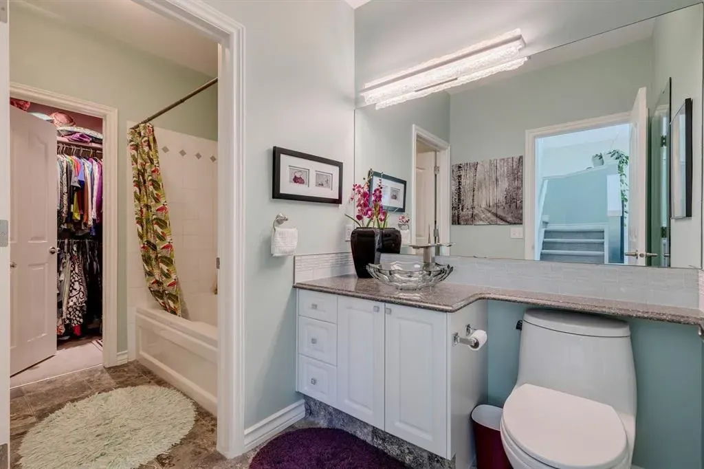 405 32 Avenue NW, #404