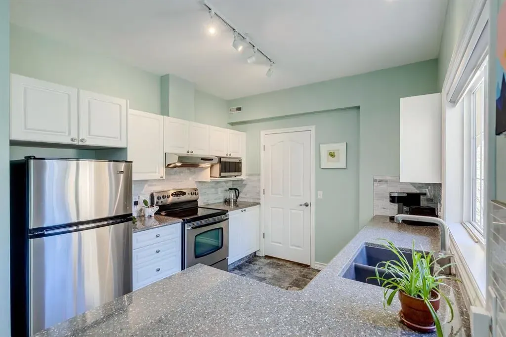 405 32 Avenue NW, #404