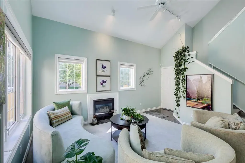 405 32 Avenue NW, #404