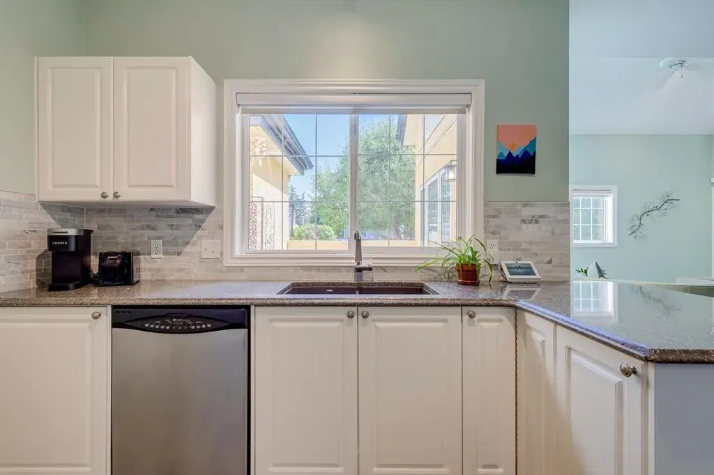 405 32 Avenue NW, #404