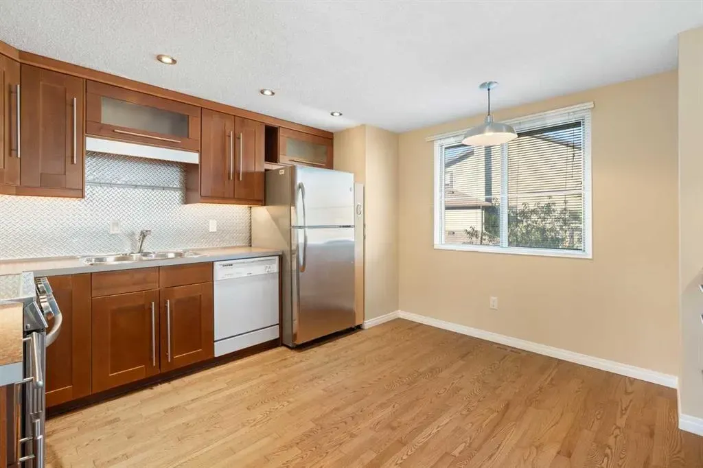 88 Glamis Gardens SW