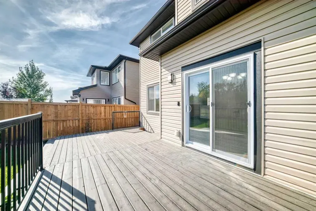 8 Lakewood Circle