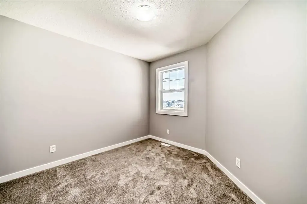 8 Lakewood Circle