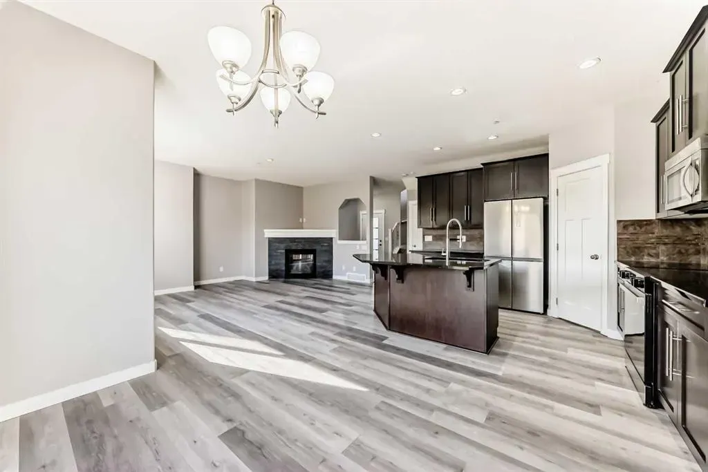 8 Lakewood Circle