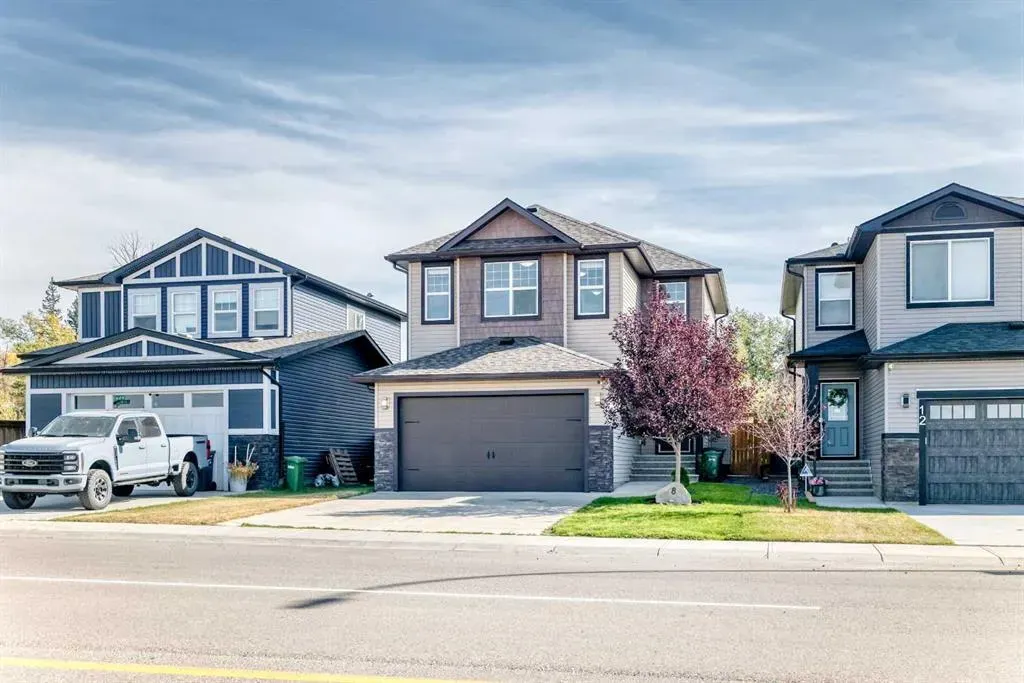 8 Lakewood Circle