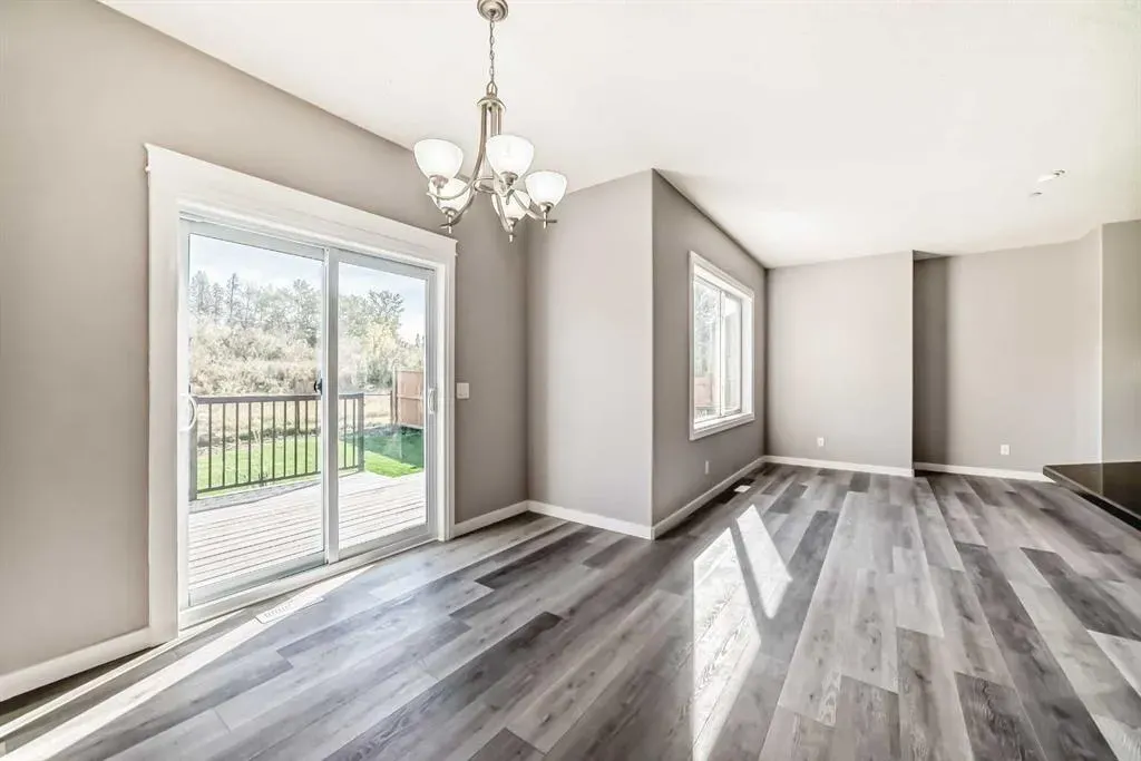 8 Lakewood Circle