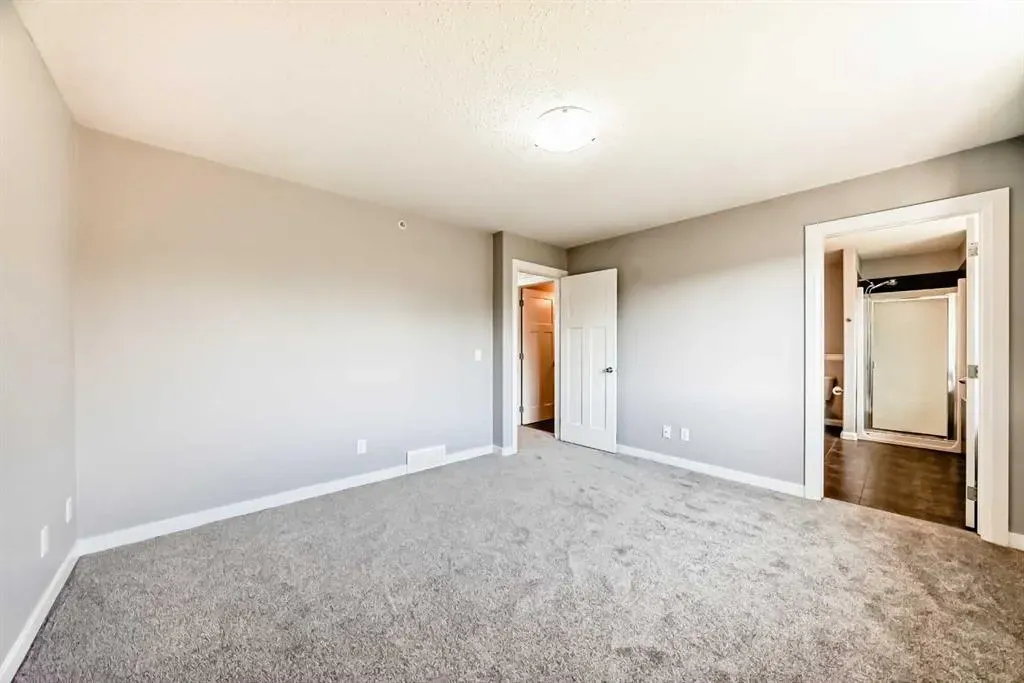 8 Lakewood Circle