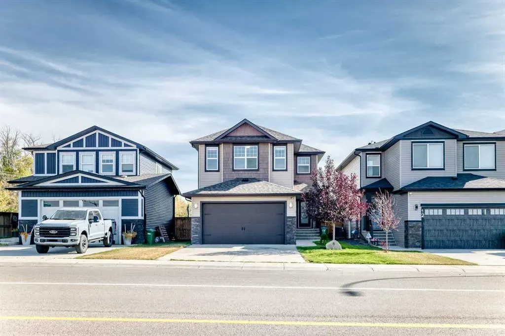 8 Lakewood Circle