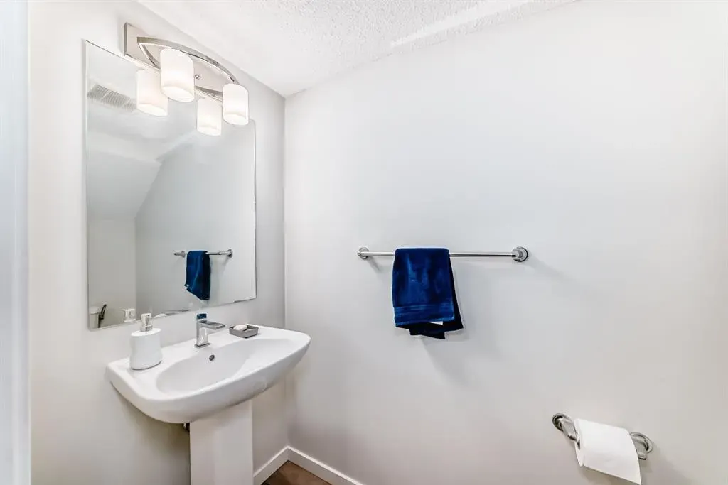 259 cranbrook Square SE