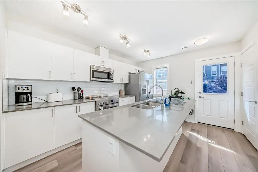 259 cranbrook Square SE