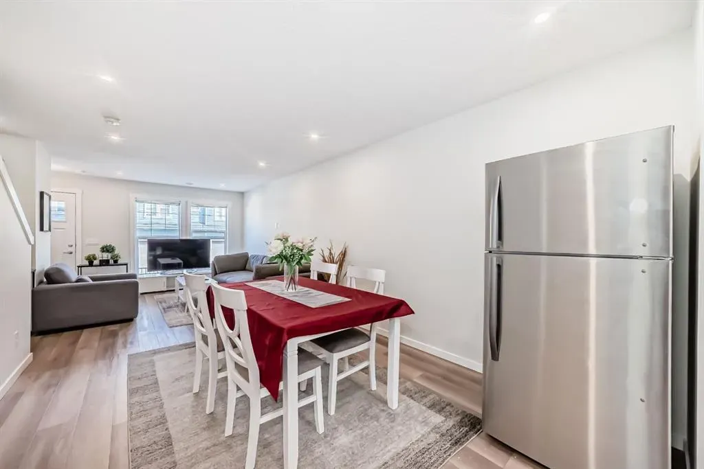 259 cranbrook Square SE