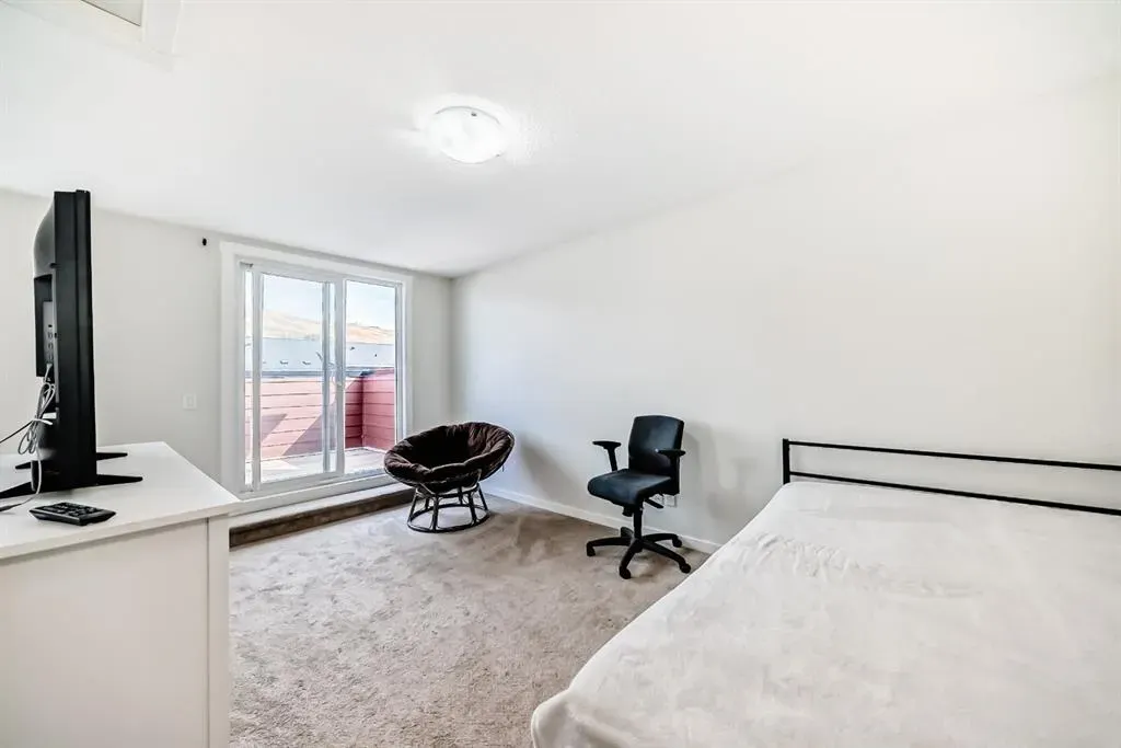 259 cranbrook Square SE