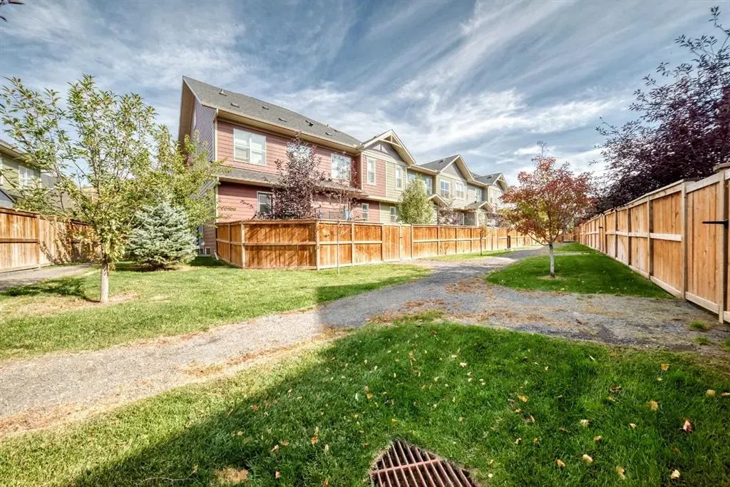 259 cranbrook Square SE