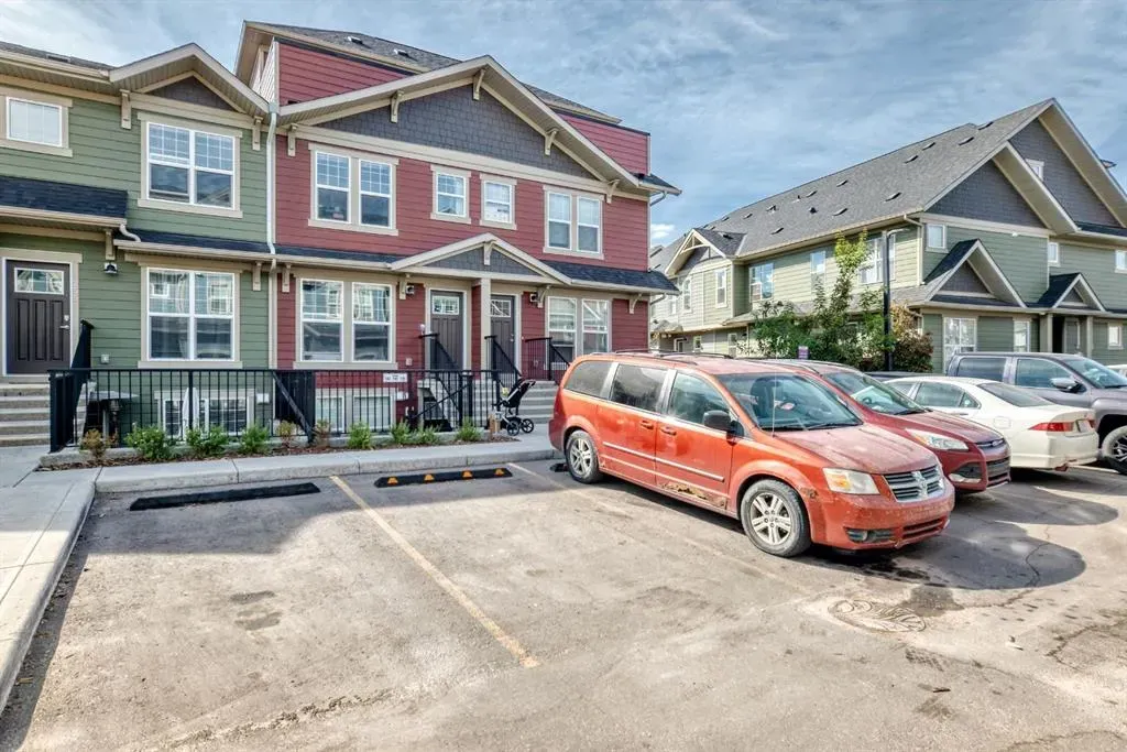259 cranbrook Square SE