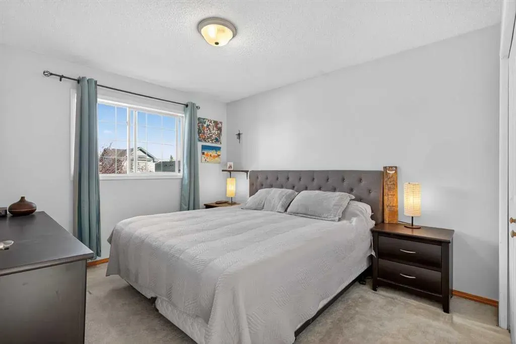 162 Mt Apex Crescent SE