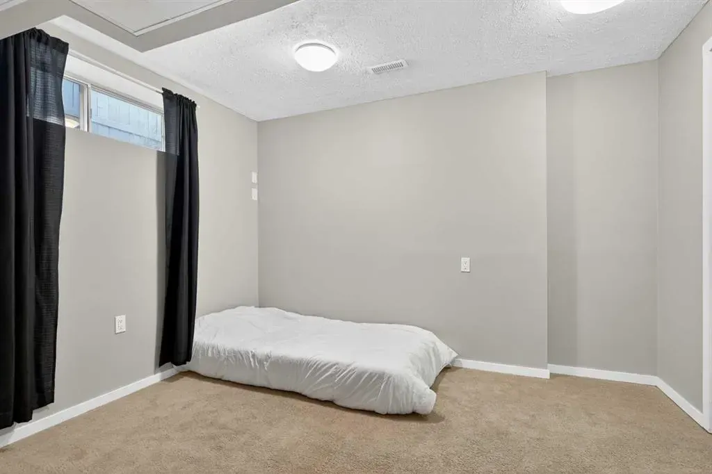 162 Mt Apex Crescent SE