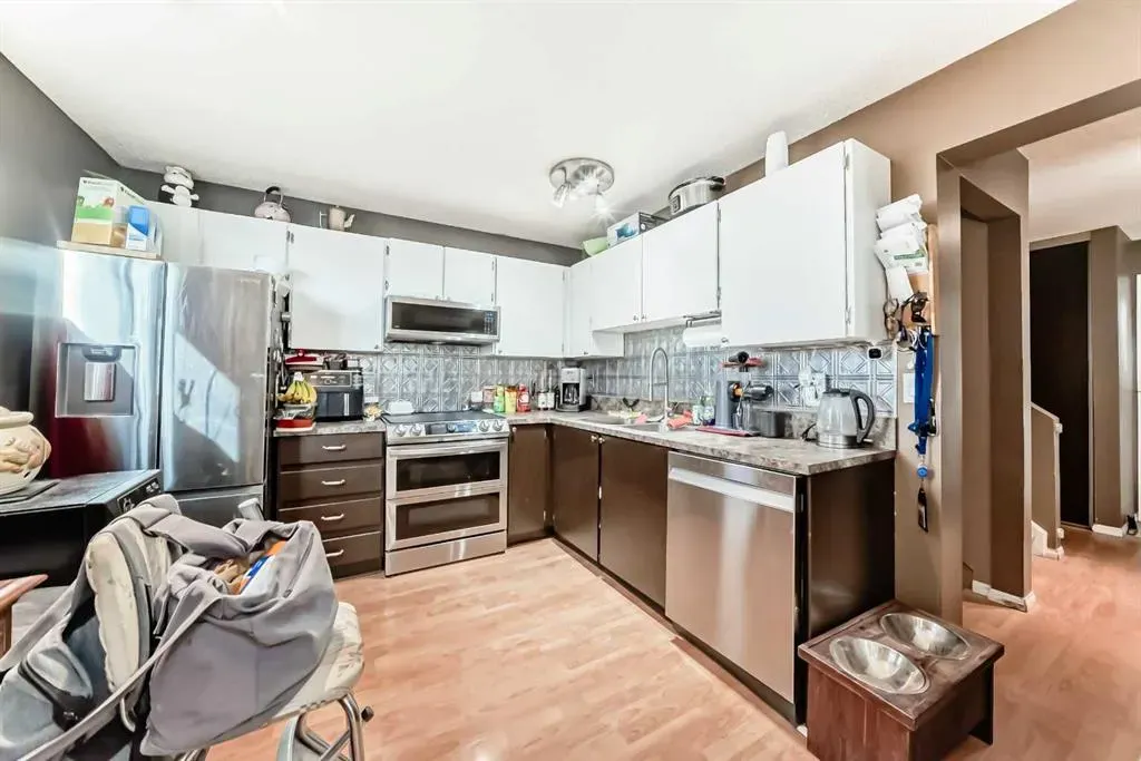 147 Castledale Way NE