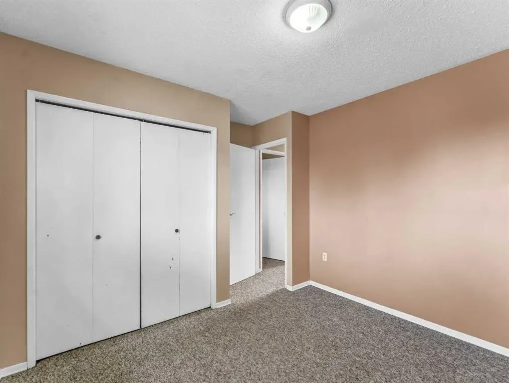 90 Simpson Crescent SE