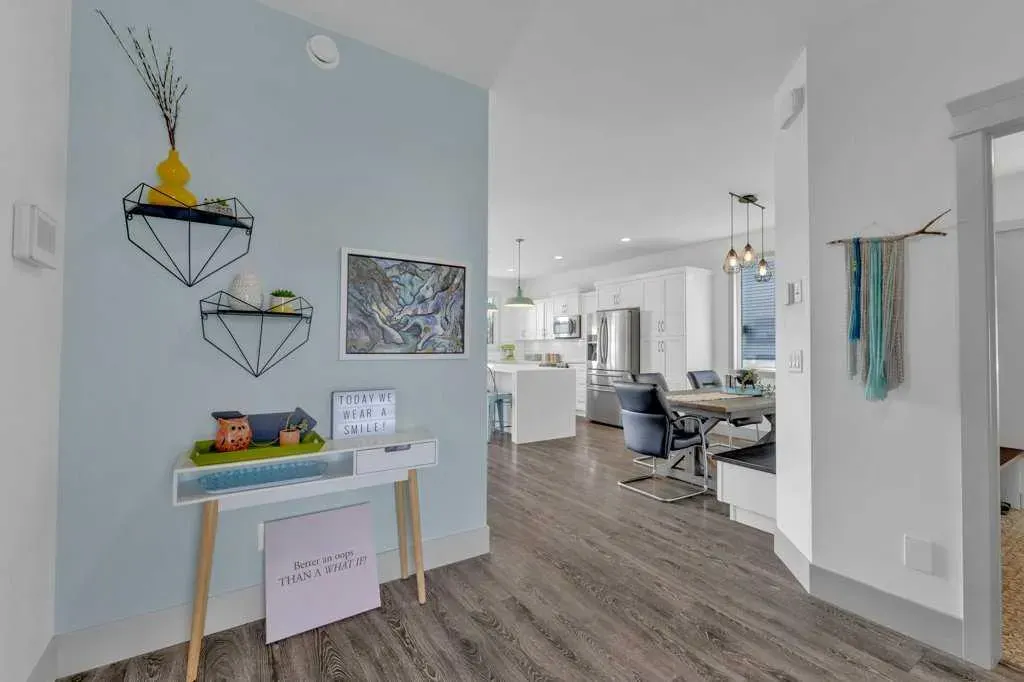 7 VANVELLER WAY