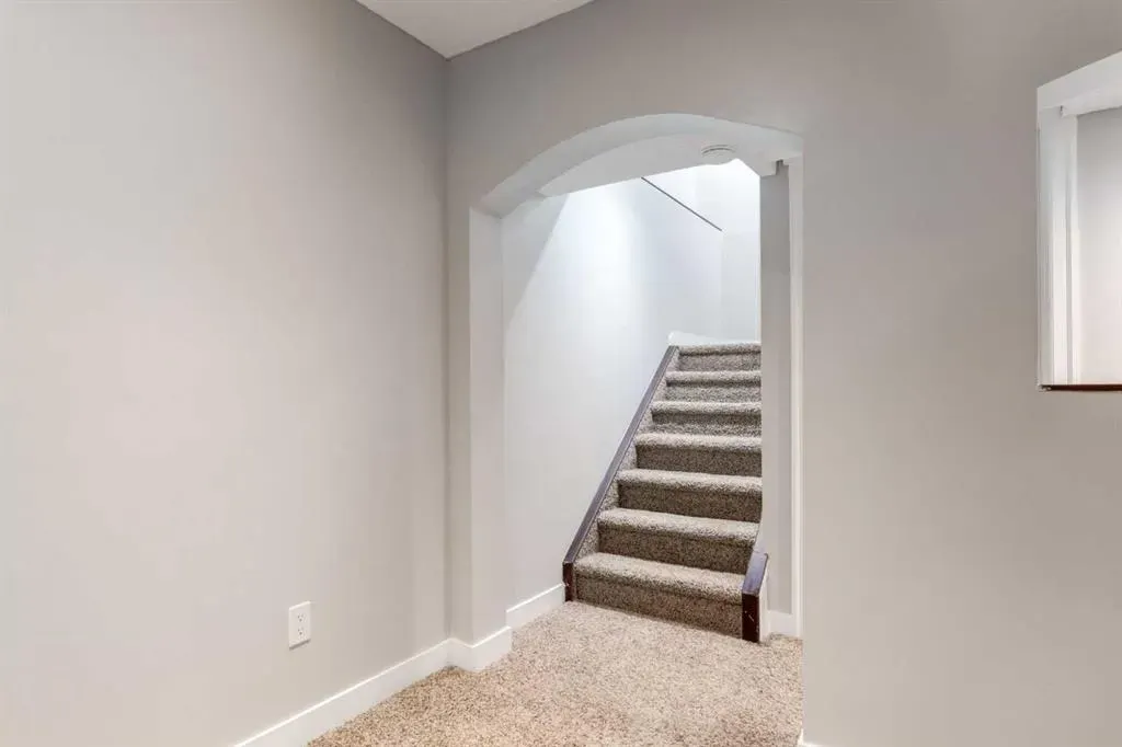 266 BRIDLEWOOD Circle SW