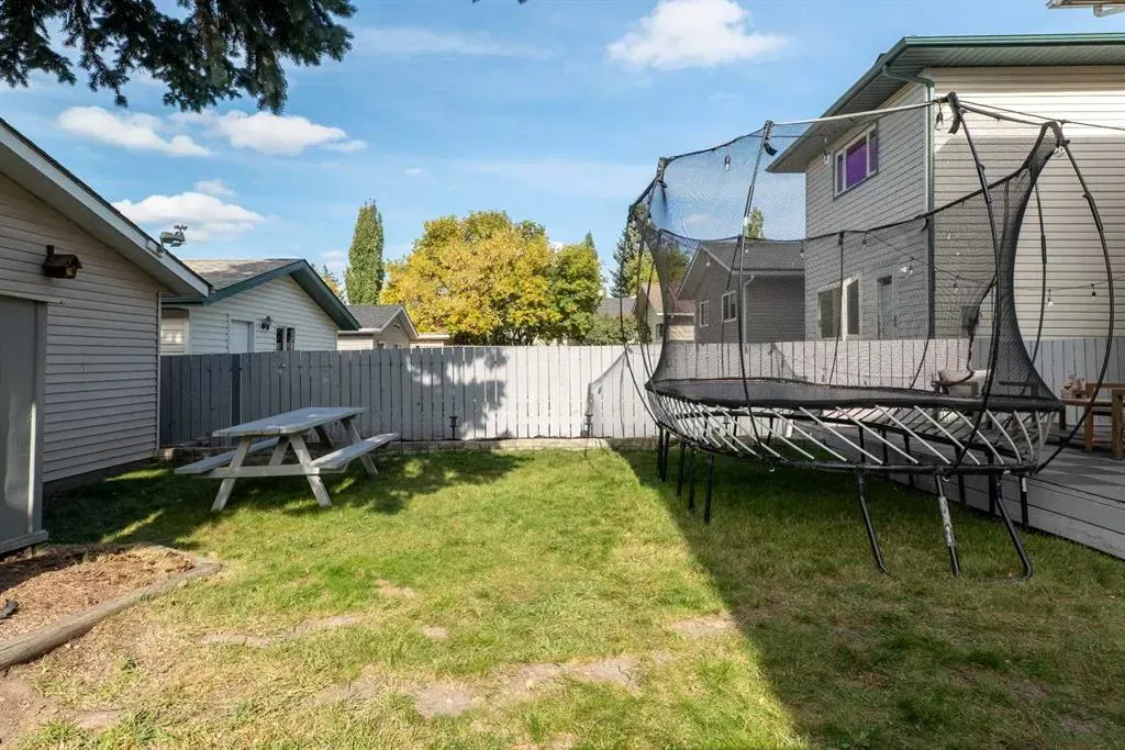 23 Riverbirch Place SE