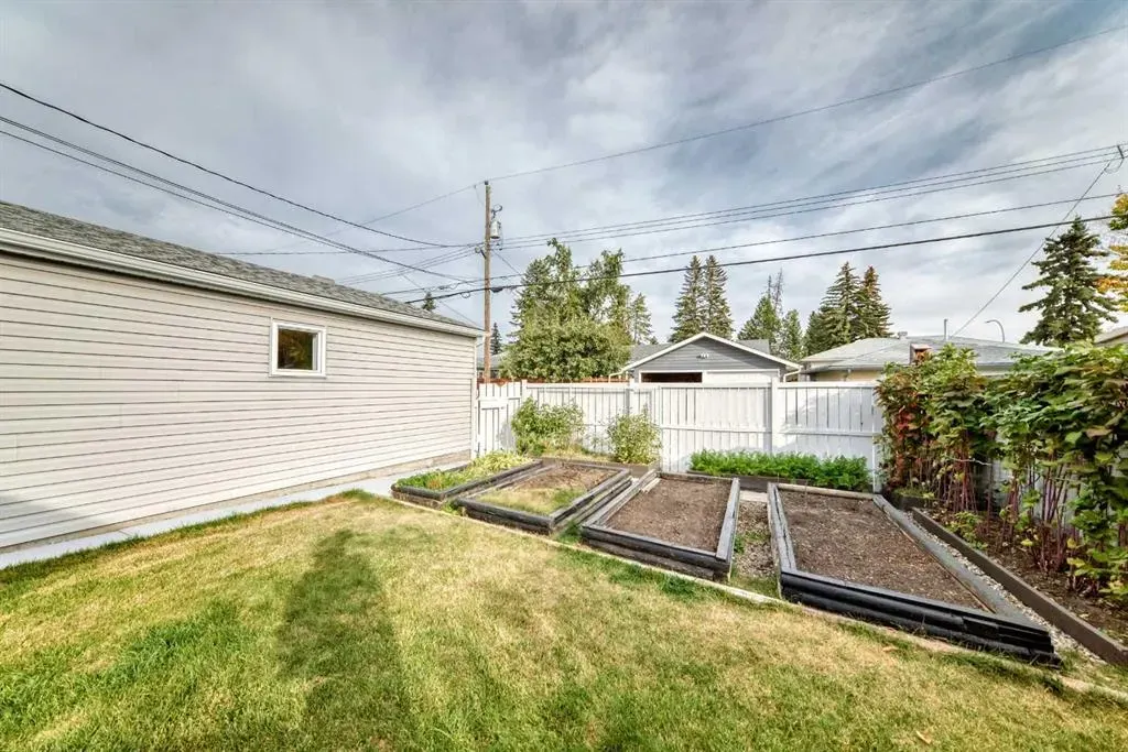 44 Gordon Drive SW