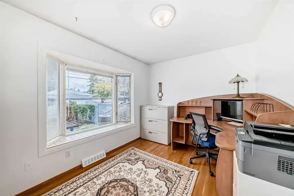 44 Gordon Drive SW