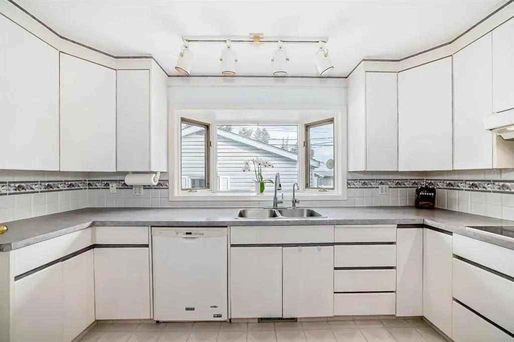 44 Gordon Drive SW