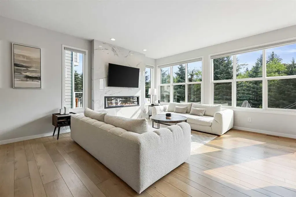 186 West Grove Point SW