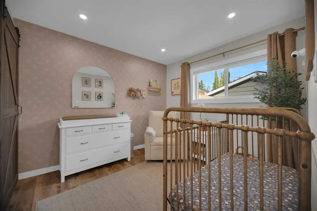 51 Hazelwood Crescent SW