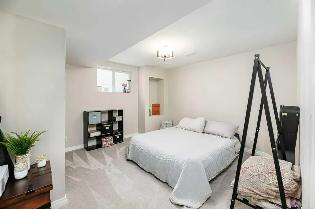 94 Welton Crescent