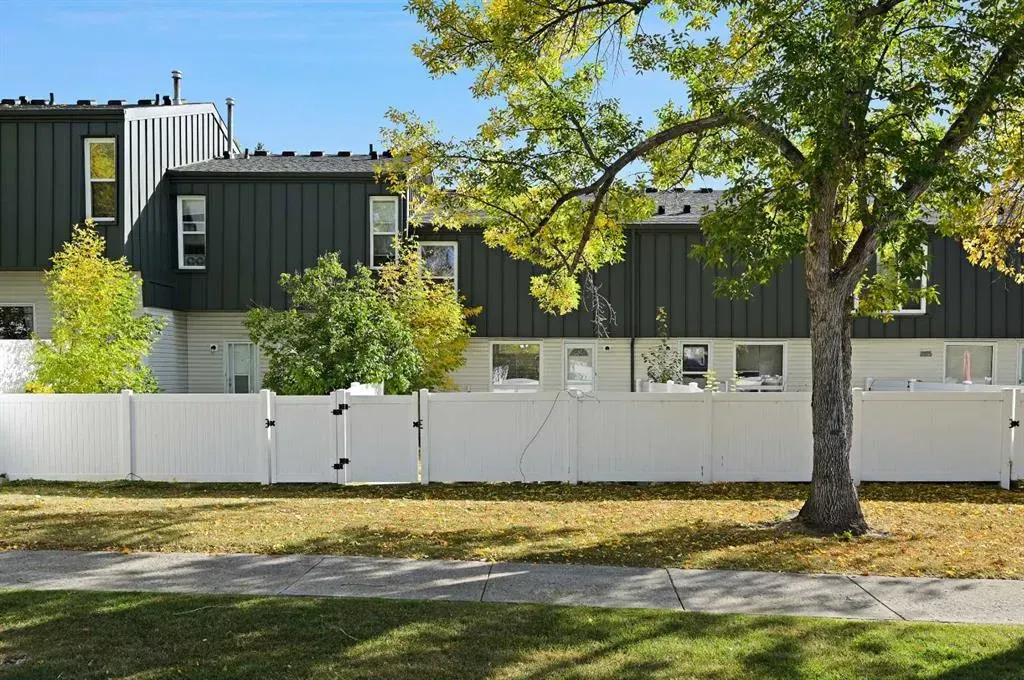 26 Brae Glen Court SW