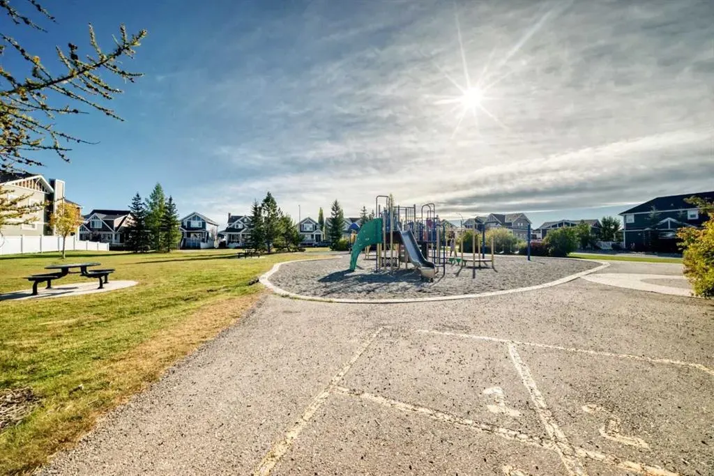 790 River Heights Crescent